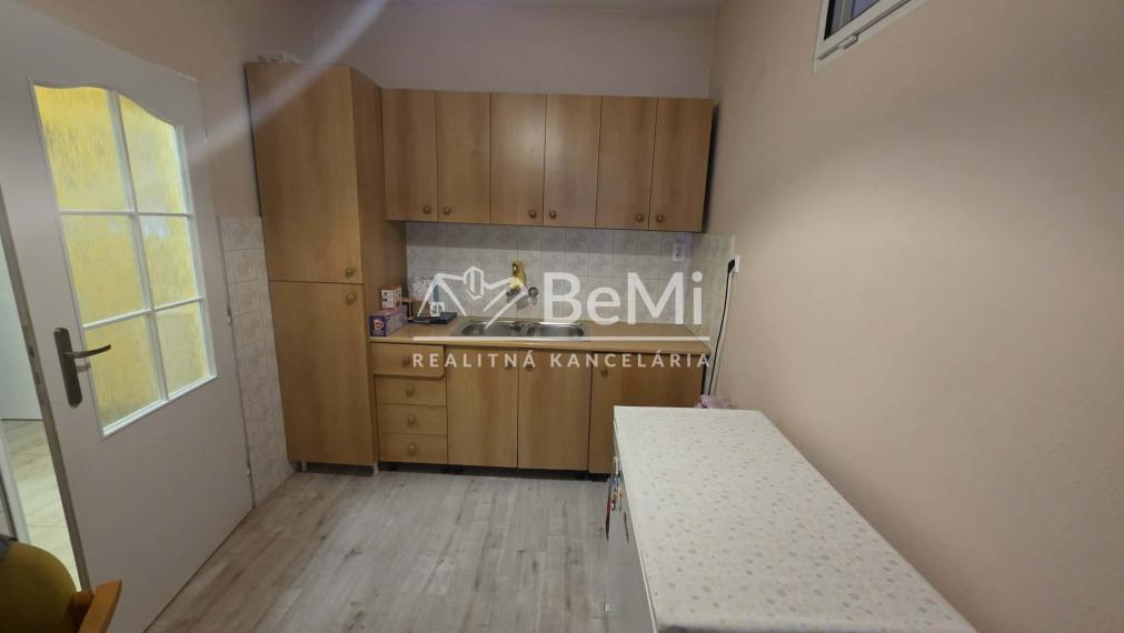 Predaj rodinného domu na úplnej samote – Záblatie, Trenčín