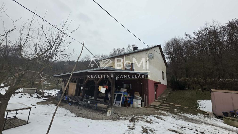 Predaj rodinného domu na úplnej samote – Záblatie, Trenčín