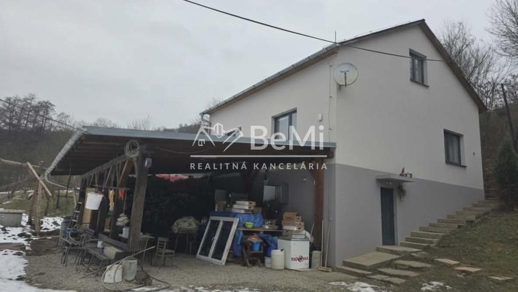 Predaj rodinného domu na úplnej samote – Záblatie, Trenčín