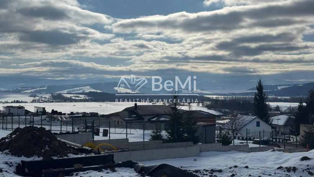 Predáme stavebný pozemok v obci Zubrohlava