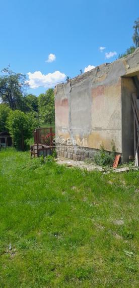 Exkluzívny pozemok s domom v srdci prírody  Žítková pri Trenčíne