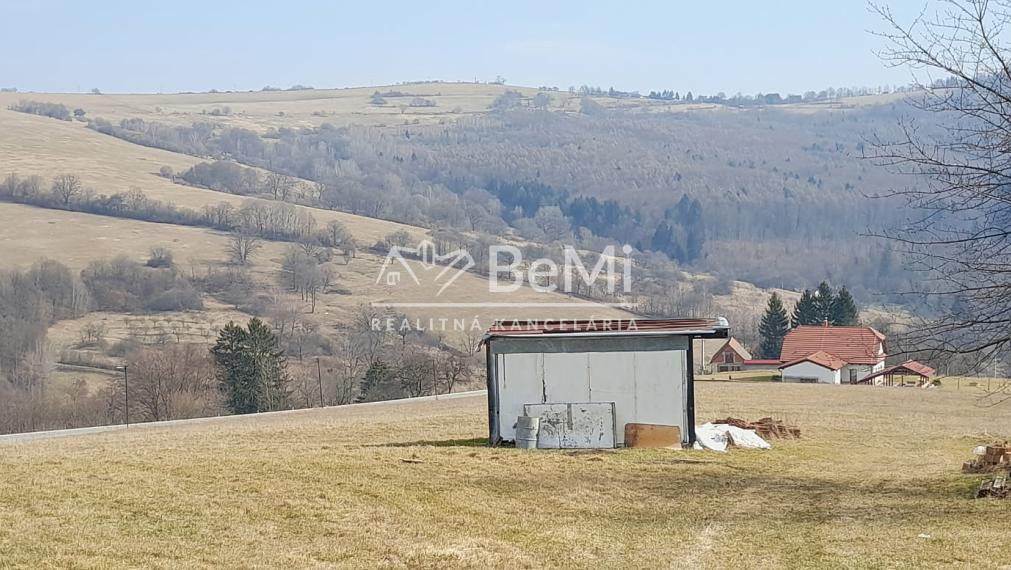 Exkluzívny pozemok s domom v srdci prírody  Žítková pri Trenčíne