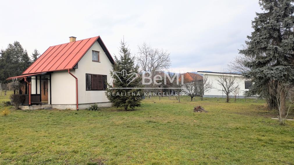 Predaj, stavebný pozemok - Čaradice (1242-14-AFI)