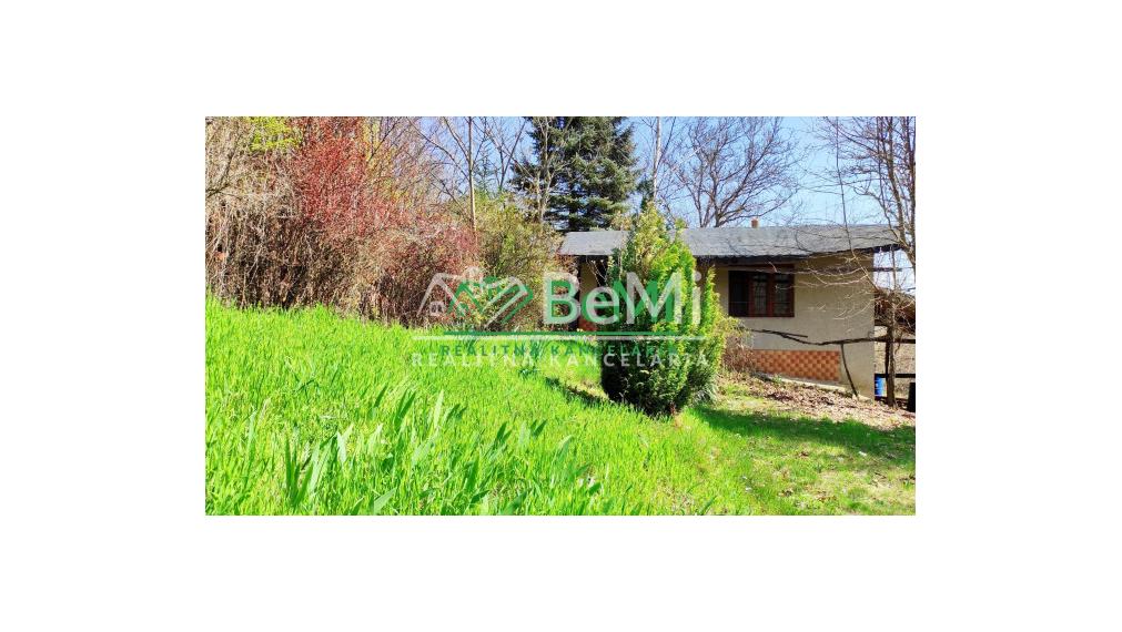 CHATA NA POLOSAMOTE 2733m² - NA PREDAJ
