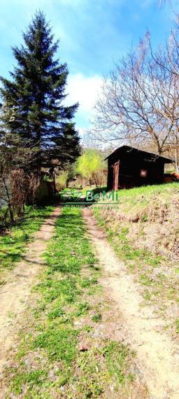 CHATA NA POLOSAMOTE 2733m² - NA PREDAJ