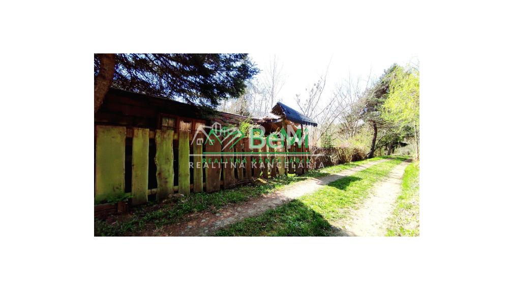 CHATA NA POLOSAMOTE 2733m² - NA PREDAJ