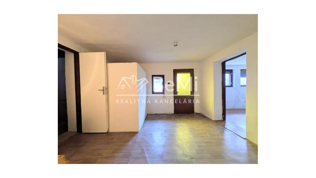 Predaj, rodinný dom - Dvorníky /Hlohovec (1243-12-AFI)