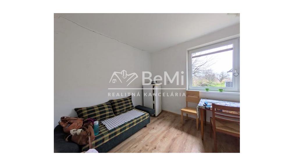 Predaj, rodinný dom - Dvorníky /Hlohovec (1243-12-AFI)