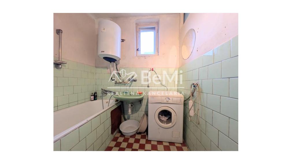 Predaj, rodinný dom - Dvorníky /Hlohovec (1243-12-AFI)