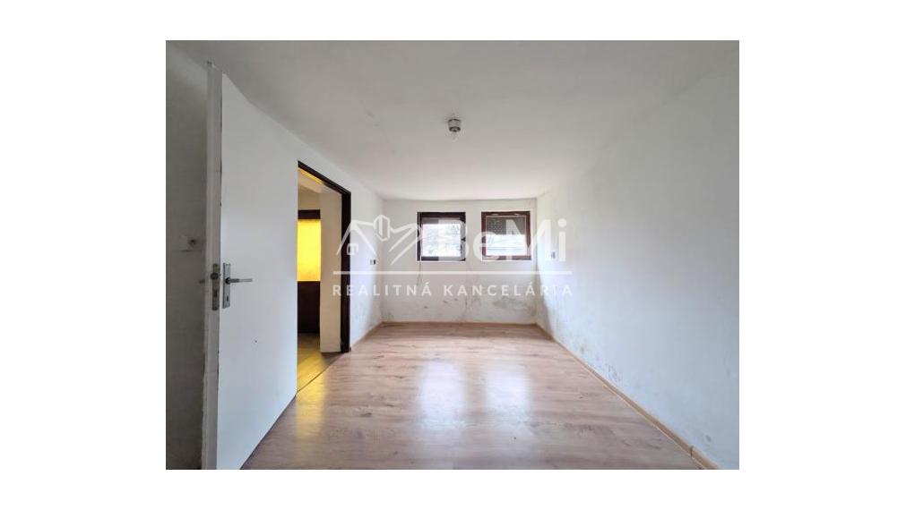 Predaj, rodinný dom - Dvorníky /Hlohovec (1243-12-AFI)