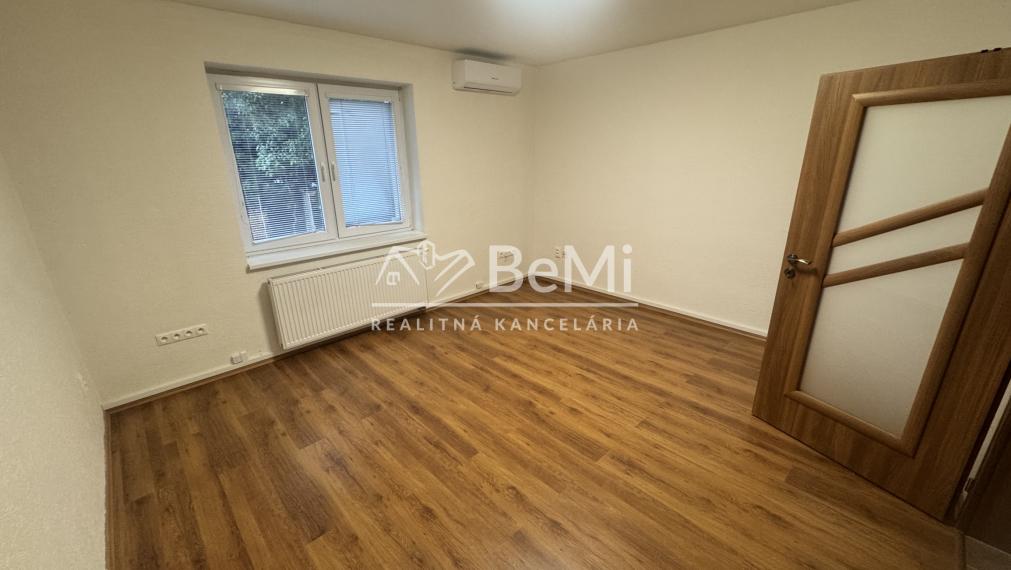 NA PRENÁJOM – kancelárske priestory 70 m2, Nitra – Mlynárce