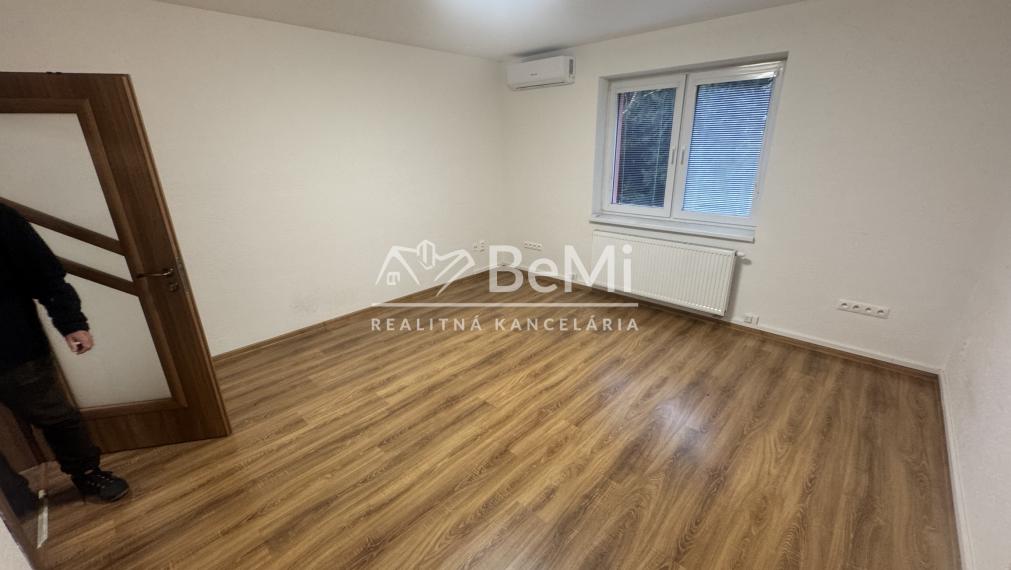 NA PRENÁJOM – kancelárske priestory 70 m2, Nitra – Mlynárce