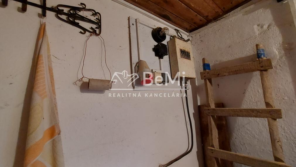 Predaj viničný domček Horný Oháj(242-13-JUF)