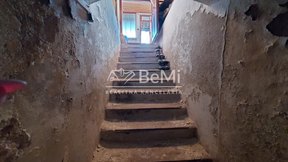 Predaj viničný domček Horný Oháj(242-13-JUF)