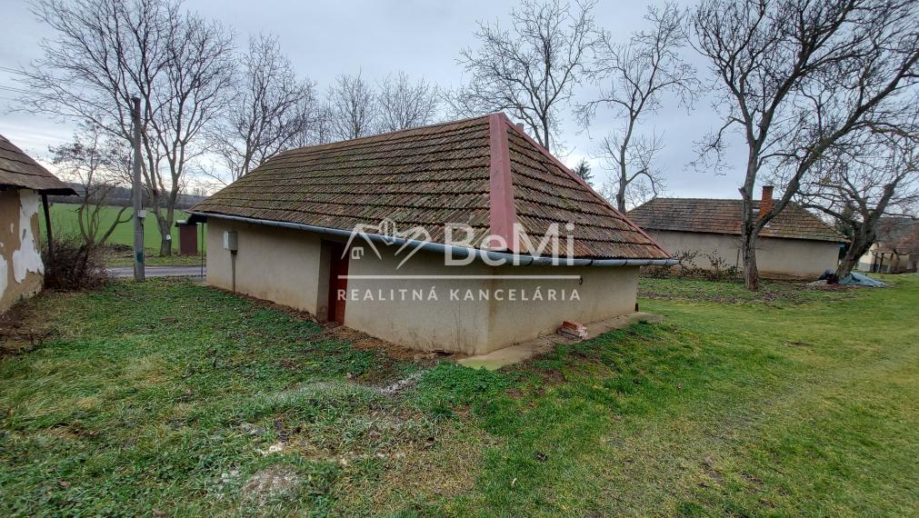 Predaj viničný domček Horný Oháj(242-13-JUF)