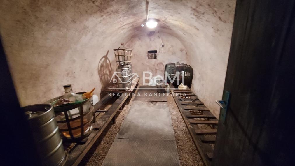 Predaj viničný domček Horný Oháj(242-13-JUF)