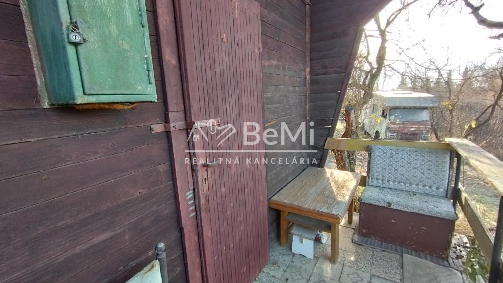 REZERVOVANÉ-Chata so záhradou na predaj-Lučenec