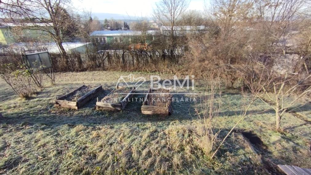 REZERVOVANÉ-Chata so záhradou na predaj-Lučenec