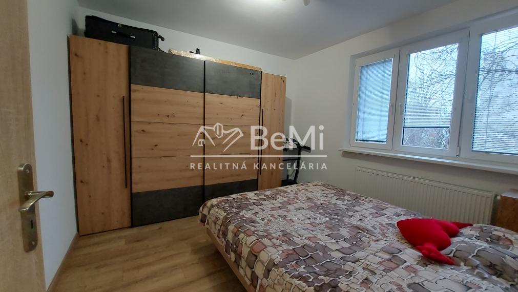 Predaj zrekonštruovaný 3izbový byt Vráble-Kaška(243-113-JUF)