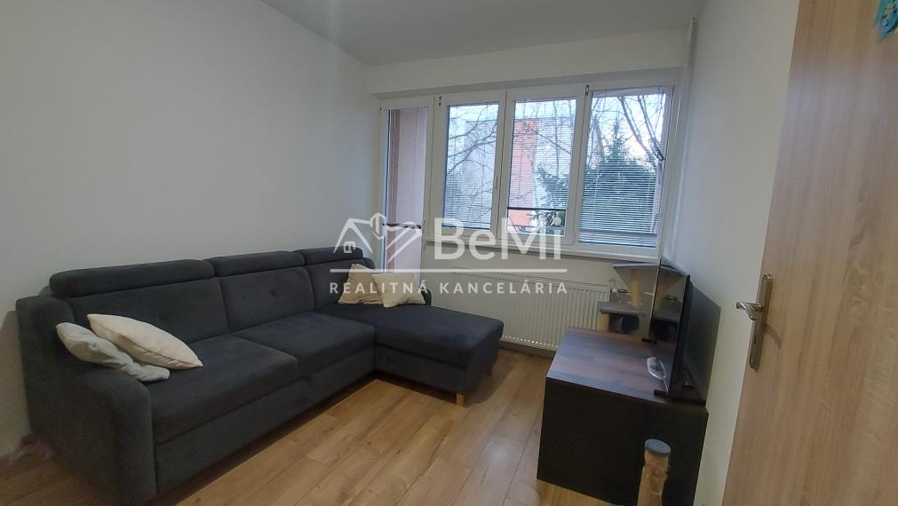 Predaj zrekonštruovaný 3izbový byt Vráble-Kaška(243-113-JUF)