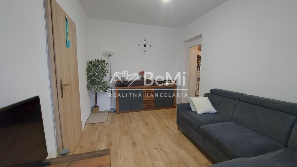 Predaj zrekonštruovaný 3izbový byt Vráble-Kaška(243-113-JUF)