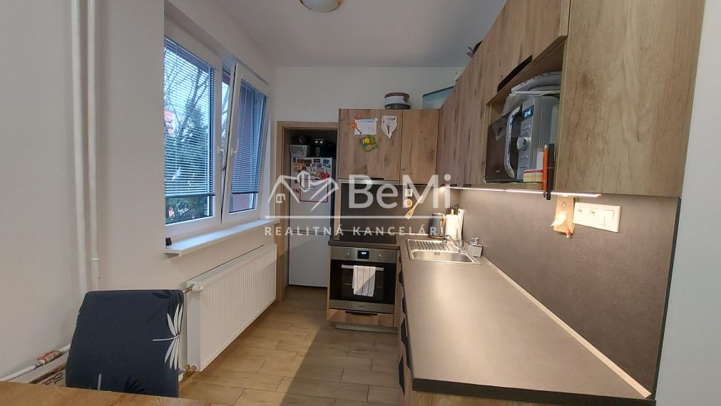 Predaj zrekonštruovaný 3izbový byt Vráble-Kaška(243-113-JUF)