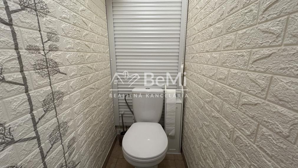 Predaj  veľký 2 a pol izbový byt TLMAČE (115-112-MIJKa)