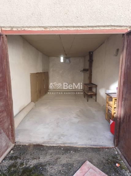 Garáž, v centre Prešova na Levočskej ulici, na predaj