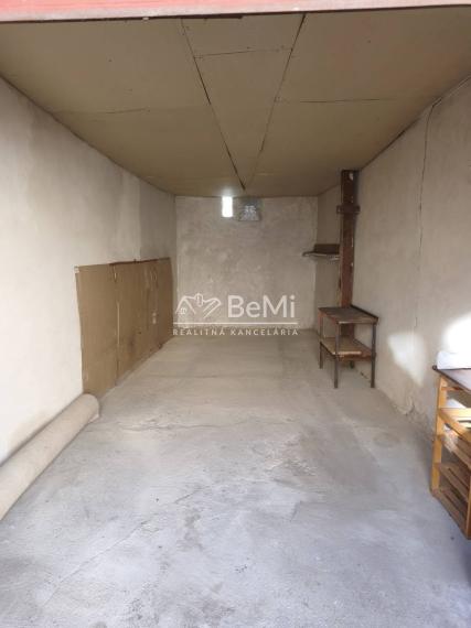 Garáž, v centre Prešova na Levočskej ulici, na predaj