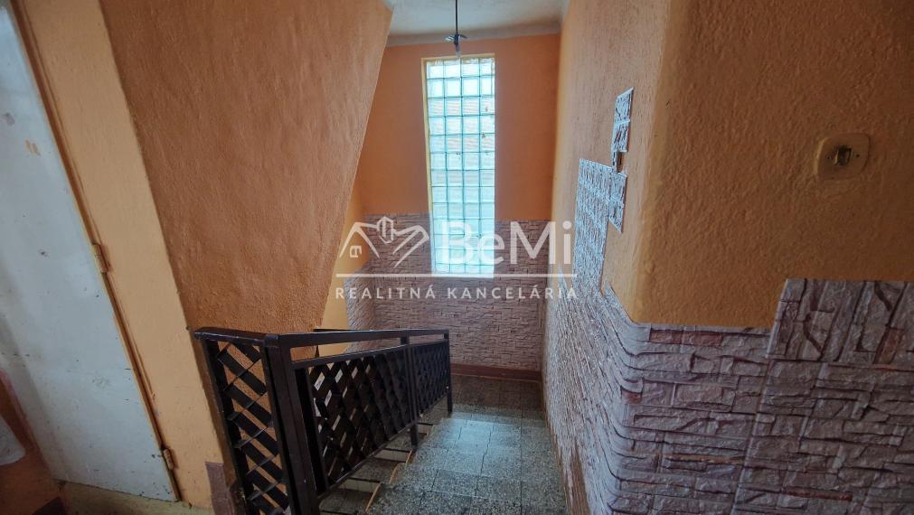 E X K L U Z Í V N E  dom Krásnohorské Podhradie-  NA PREDAJ