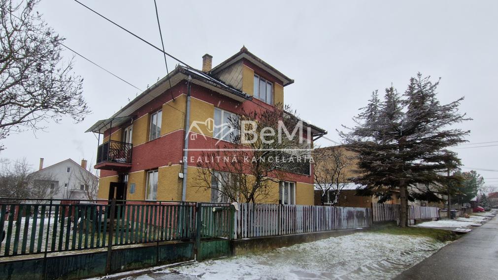 E X K L U Z Í V N E  dom Krásnohorské Podhradie-  NA PREDAJ