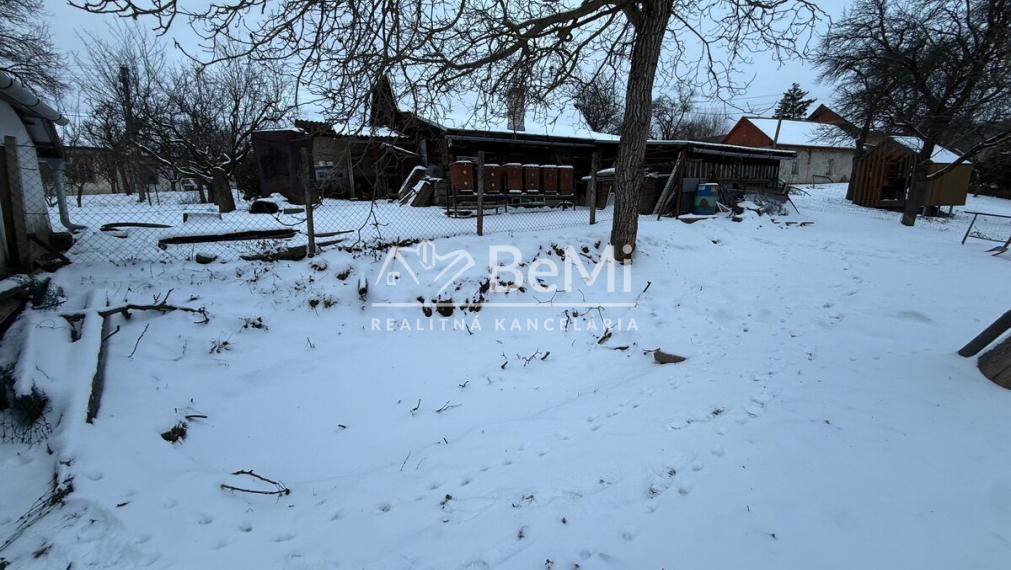 Exkluzívne - Stavebný pozemok so stodolou  Lubina-Podkozince