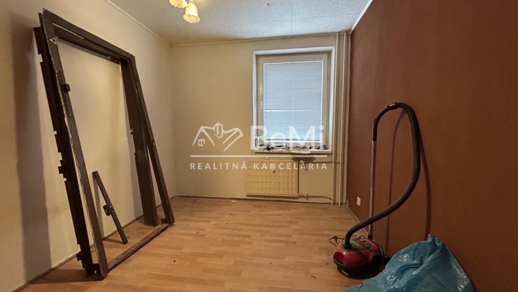 Predaj  3 izbový byt  - Levice (023-113-MIJKa)