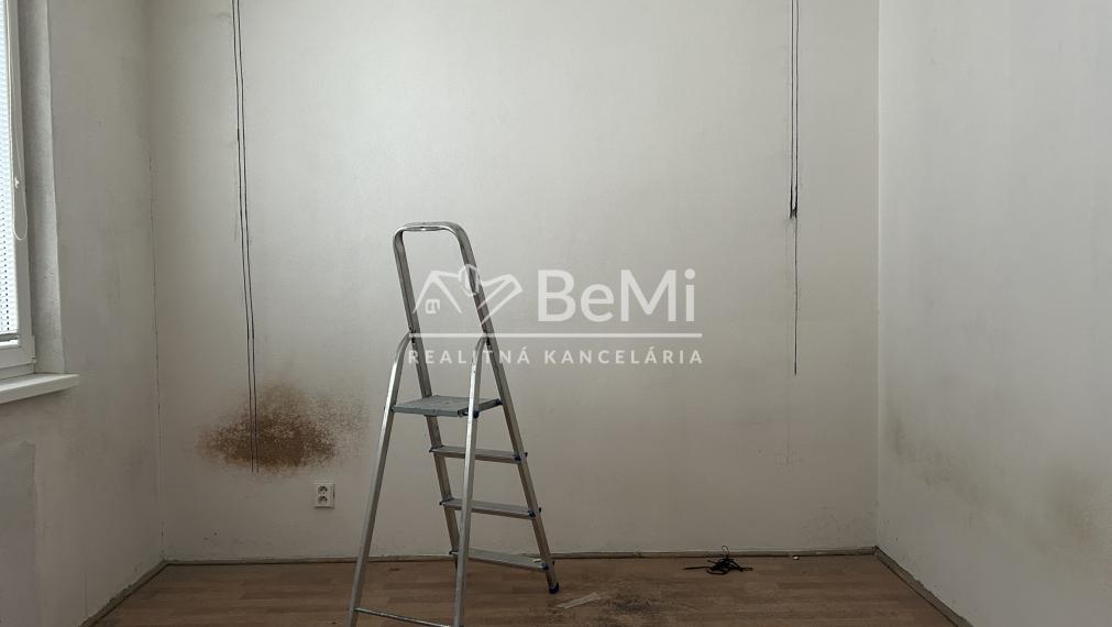 Predaj  3 izbový byt  - Levice (023-113-MIJKa)