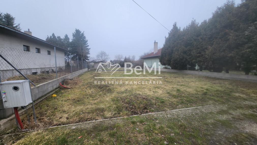 Predaj, stavebný pozemok - Jur nad Hronom (010-14-MIMI)