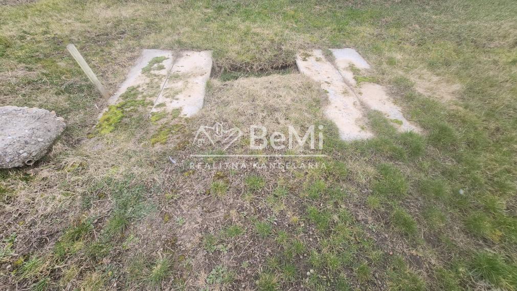 Predaj, stavebný pozemok - Jur nad Hronom (010-14-MIMI)