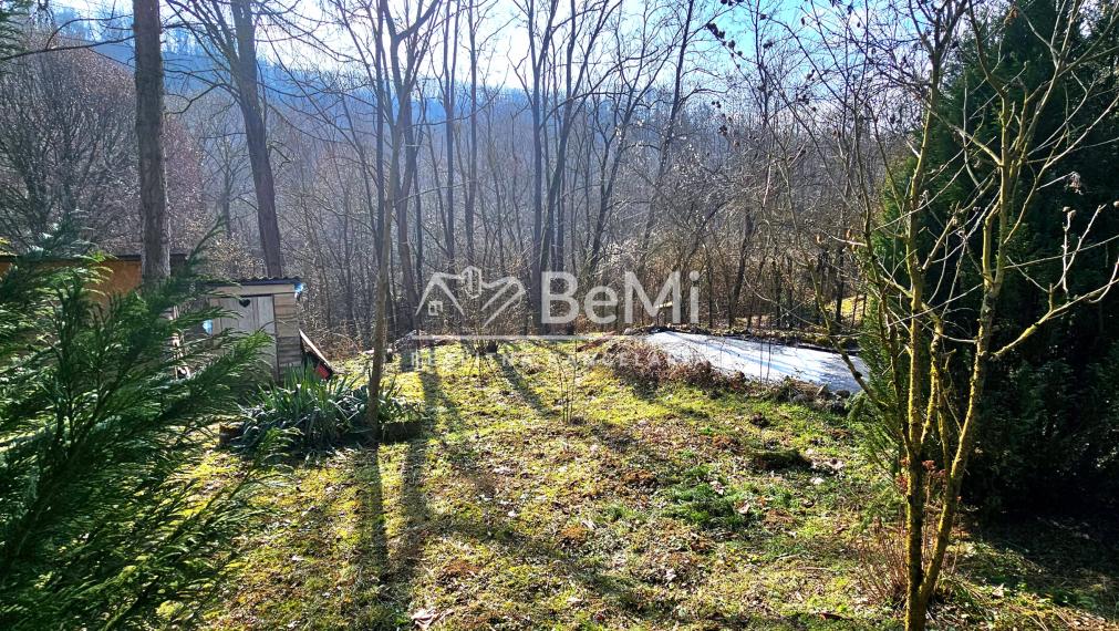 CHATA NA POLOSAMOTE 2733m² - NA PREDAJ