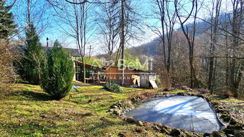 CHATA NA POLOSAMOTE 2733m² - NA PREDAJ