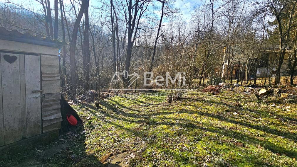 CHATA NA POLOSAMOTE 2733m² - NA PREDAJ