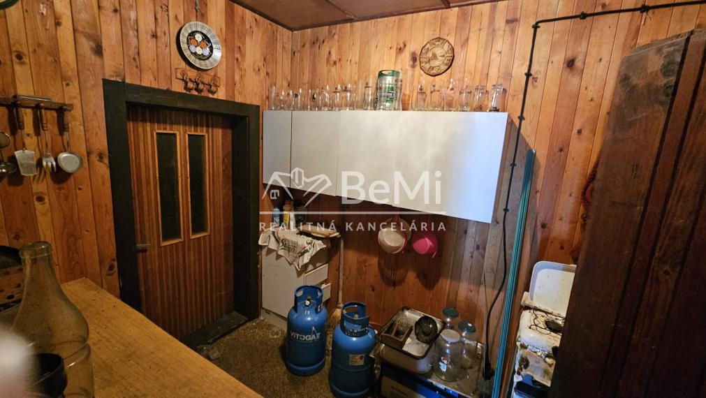 Predaj: Chata 50m2 s pozemkom Papradno (004-13-DAPA)