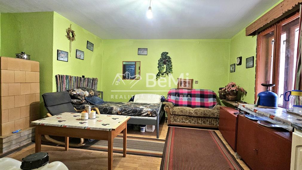 CHATA NA POLOSAMOTE 2733m² - NA PREDAJ