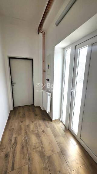 Polyfunkčná budova s fungujúcou prevádzkou – Adamovské Kochanovce