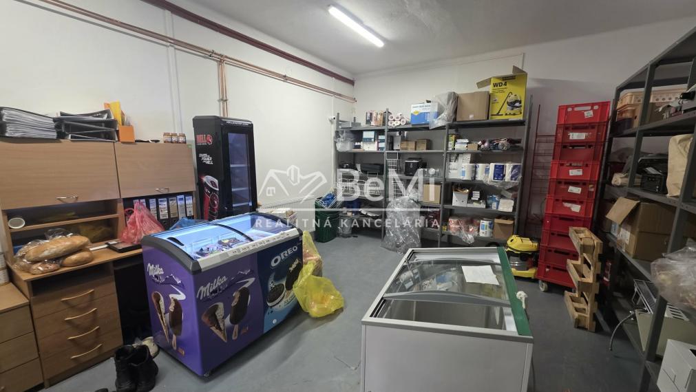 Polyfunkčná budova s fungujúcou prevádzkou – Adamovské Kochanovce