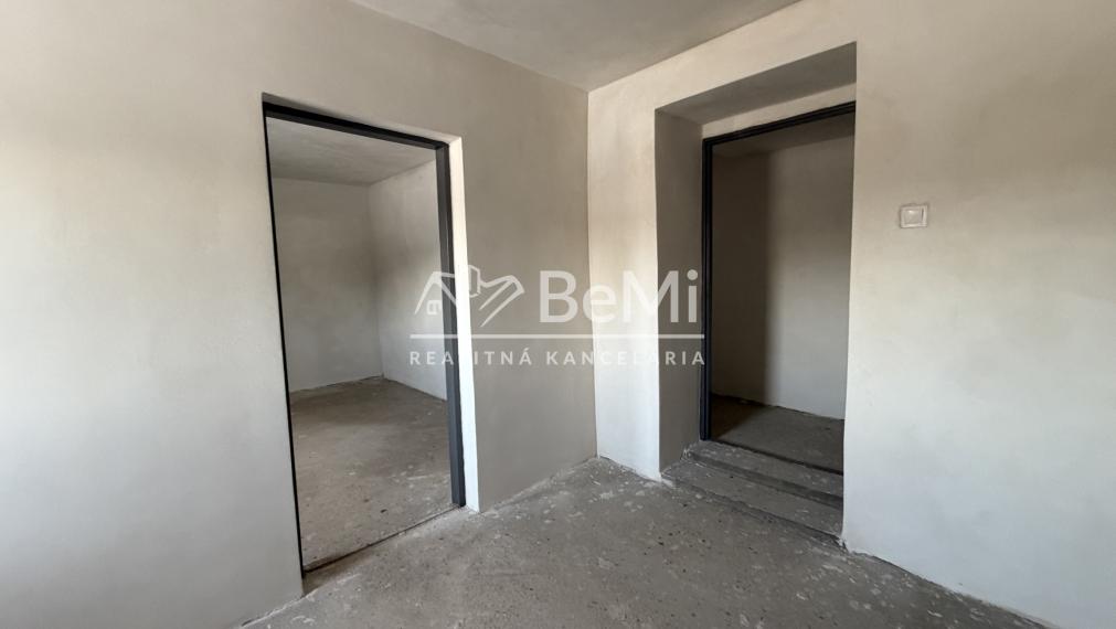 Rodinný dom v obci Kunová Teplica -NA PREDAJ