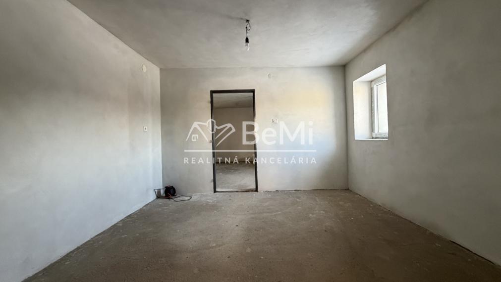 Rodinný dom v obci Kunová Teplica -NA PREDAJ