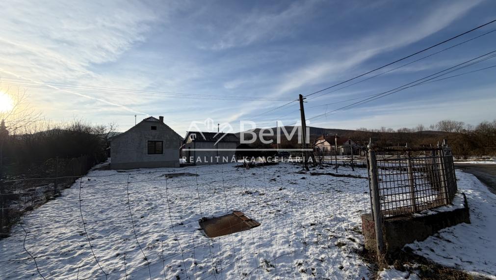 Rodinný dom v obci Kunová Teplica -NA PREDAJ