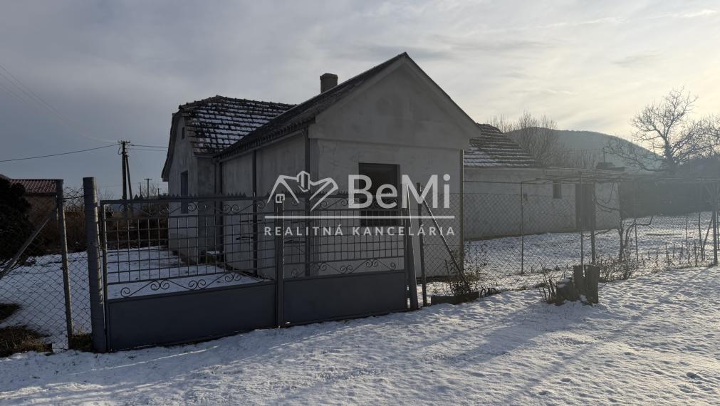 Rodinný dom v obci Kunová Teplica -NA PREDAJ