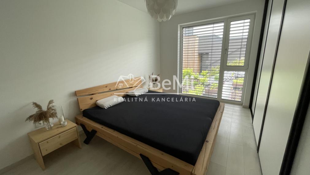 Prvotriedne bývanie - 3-izbový apartmán  (001-113-JFE)