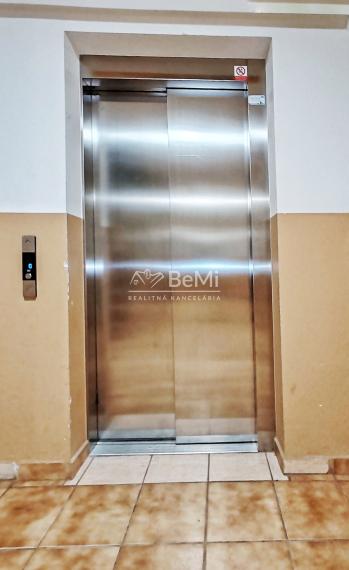 Veľký 1 izbový byt Košice Terasa