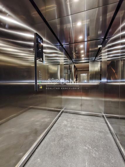 Veľký 1 izbový byt Košice Terasa